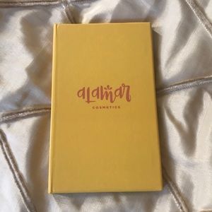 alamar REINA DEL CARIBE Eyeshadow Palette Vol 1